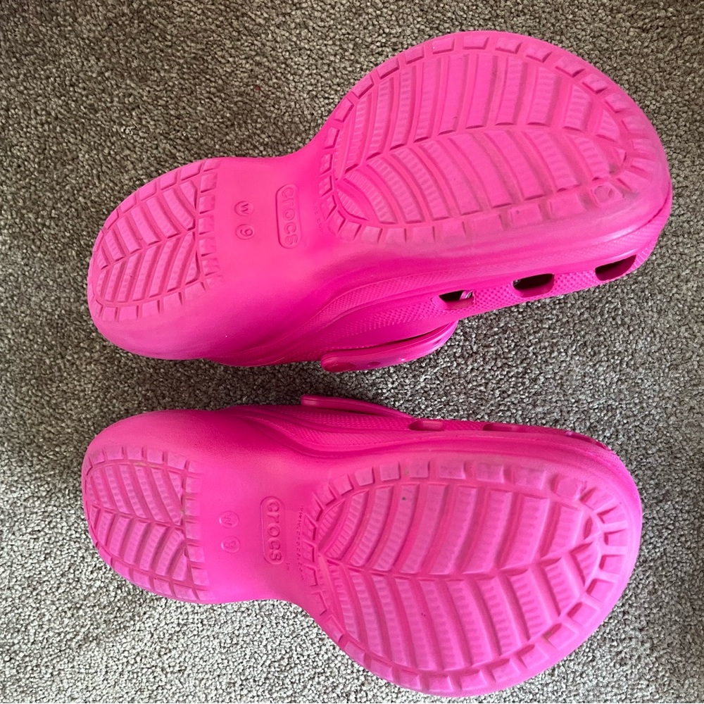 Crocs Bae Clog- Dragon Fruit - Picture 3 of 5